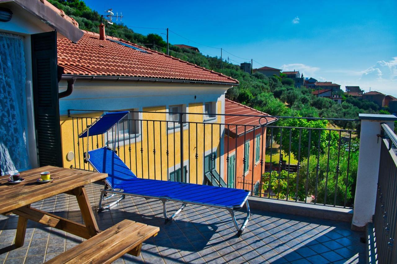 Casa Di Claudia Lägenhet Arnasco Exteriör bild